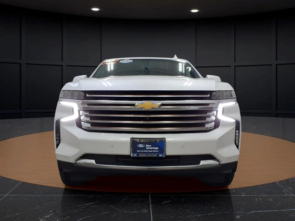 Certified Used 2022 Iridescent Pearl Tricoat Chevrolet High Country image 2