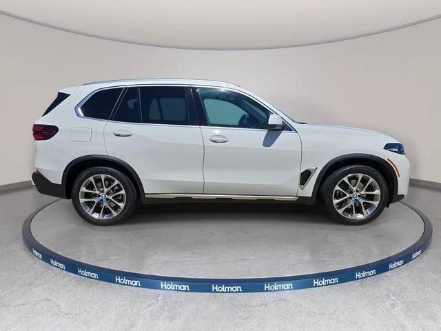 Used 2024 White BMW xDrive40i image 5