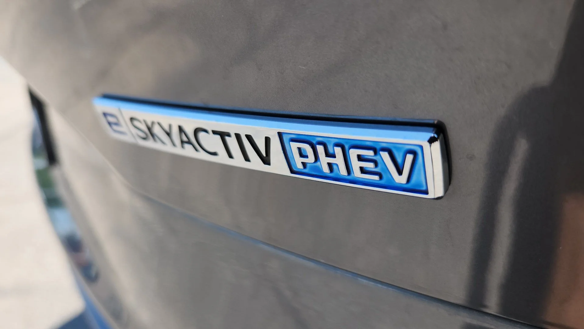Used 2024 Machine Gray Metallic Mazda Preferred image 11