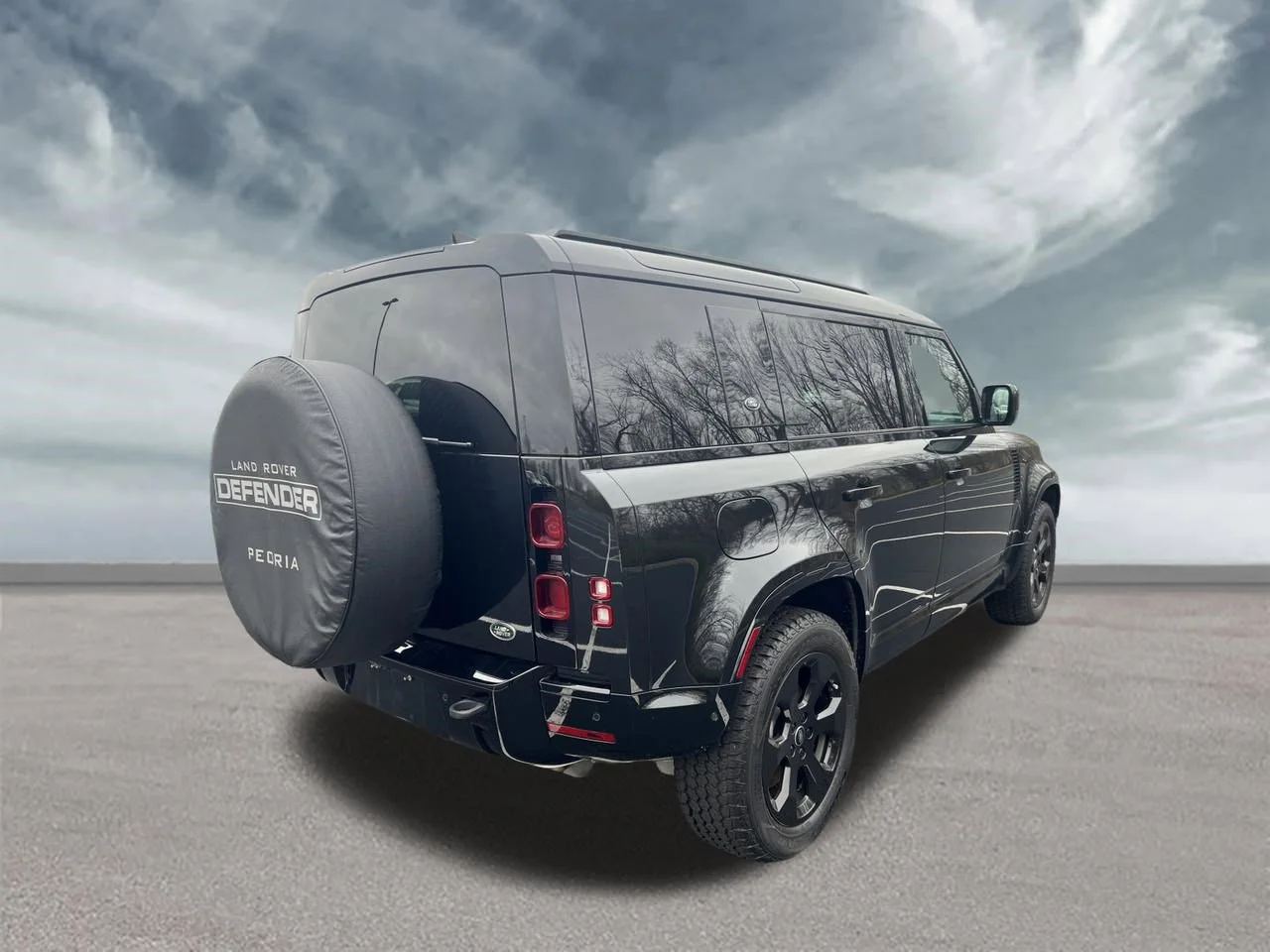 Used 2023 Santorini Black Metallic Land Rover X-Dynamic SE image 5