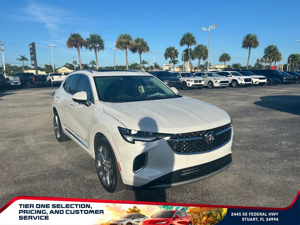 Used 2023 WHITE FROST TRICOAT Buick Avenir image 3