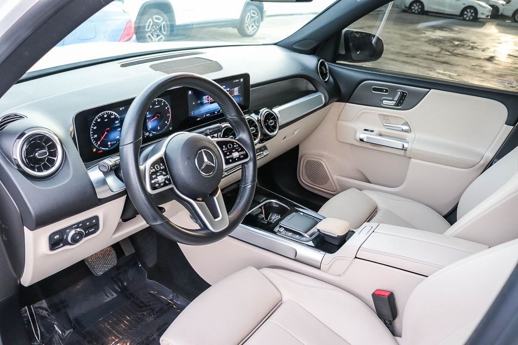Used 2021 Polar White Mercedes-Benz GLB 250 image 23