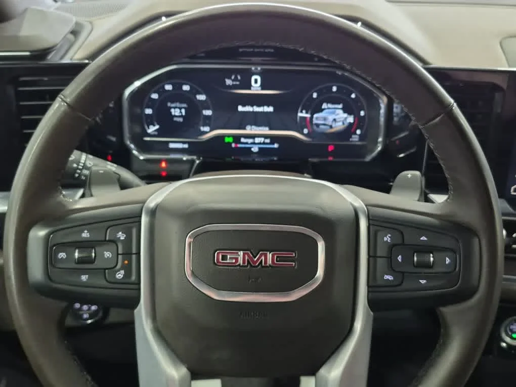 Used 2023 Onyx Black GMC SLT image 19