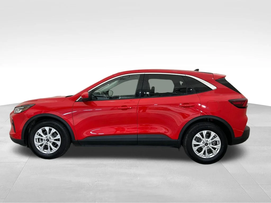 Used 2024 Red Ford Active image 2