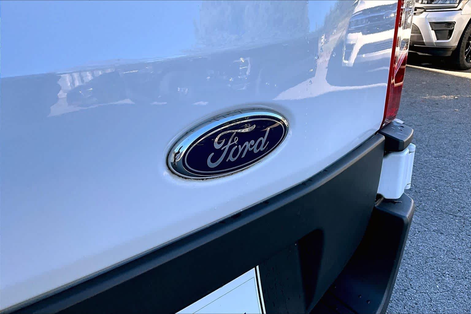 Used 2023 Oxford White Ford  image 28