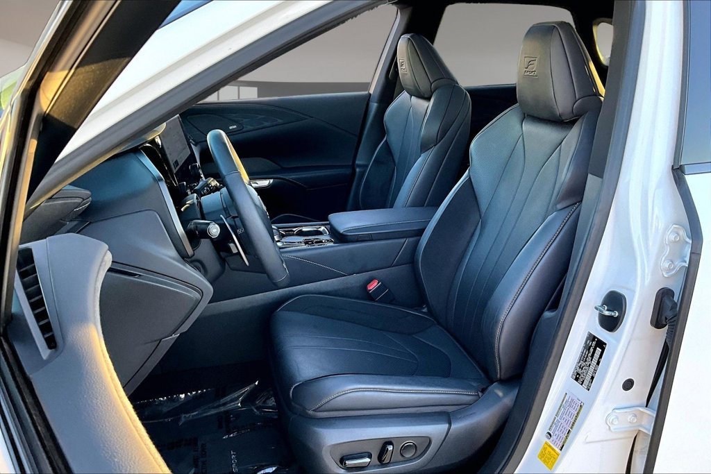 Used 2023 Ultra White Lexus 500h F SPORT Performance image 19