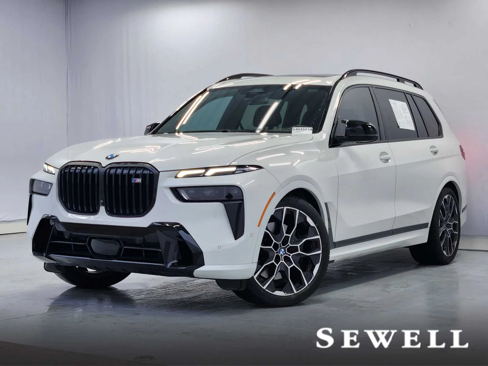 2024 BMW X7 M60i's photo