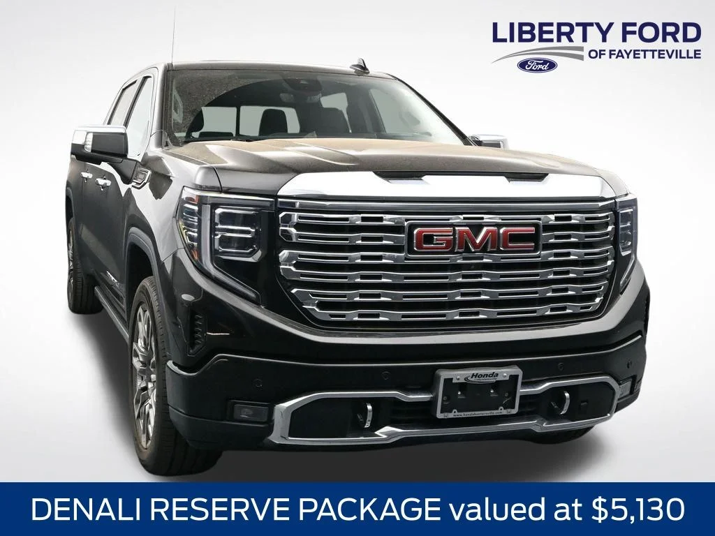 2023 GMC Sierra 4WD Crew Cab Short Box Denali's photo