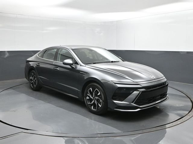 Used 2024 Gray Hyundai SEL image 22