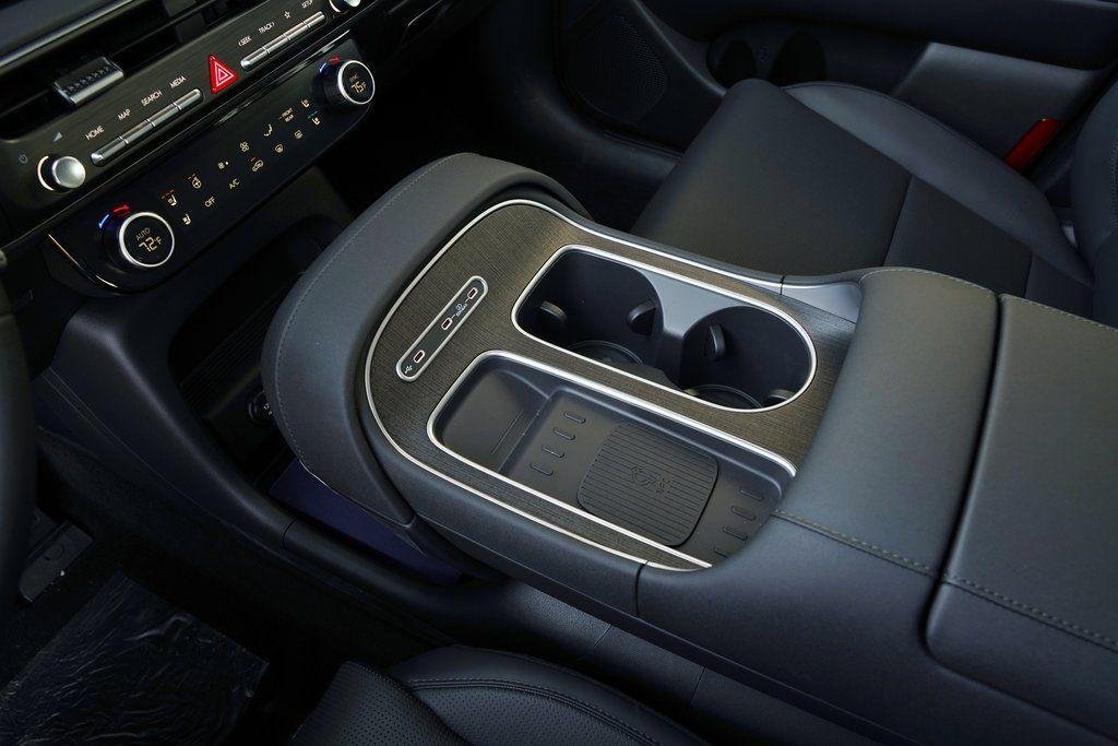 New 2026 Creamy White Pearl Hyundai SEL Premium image 23