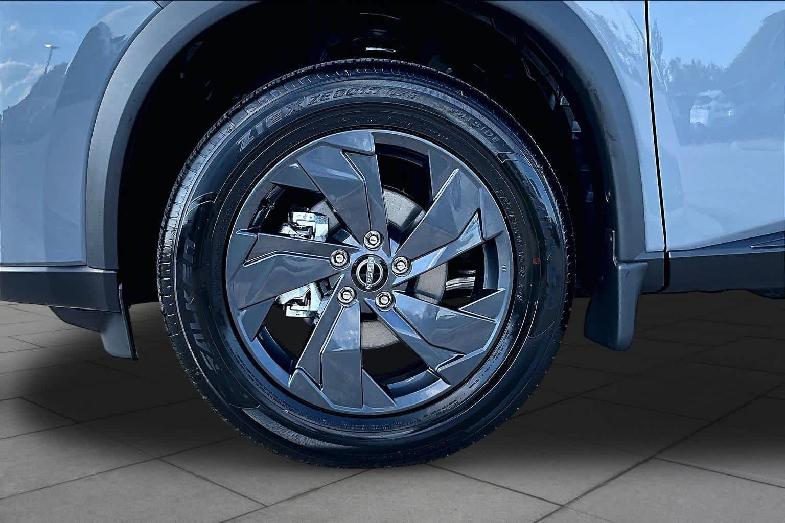 New 2027 Boulder Gray Pearl Nissan SV image 11