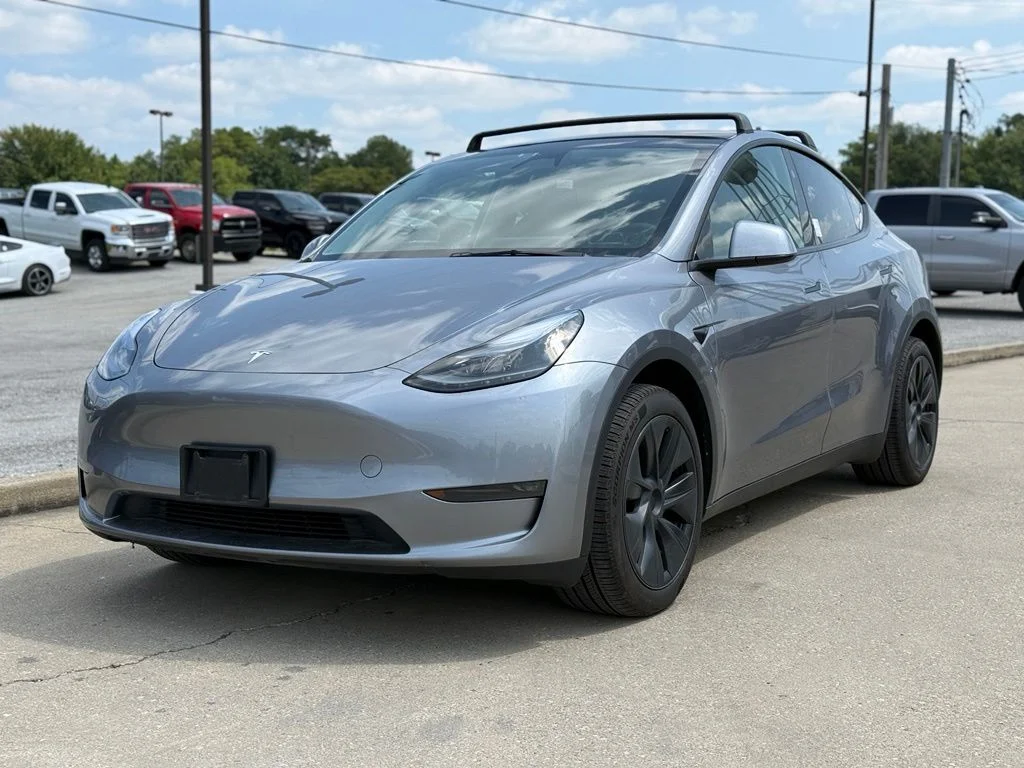 Used 2024 Tesla Model Y Long Range with VIN 7SAYGDEE0RA317303 for sale in Crestwood, KY