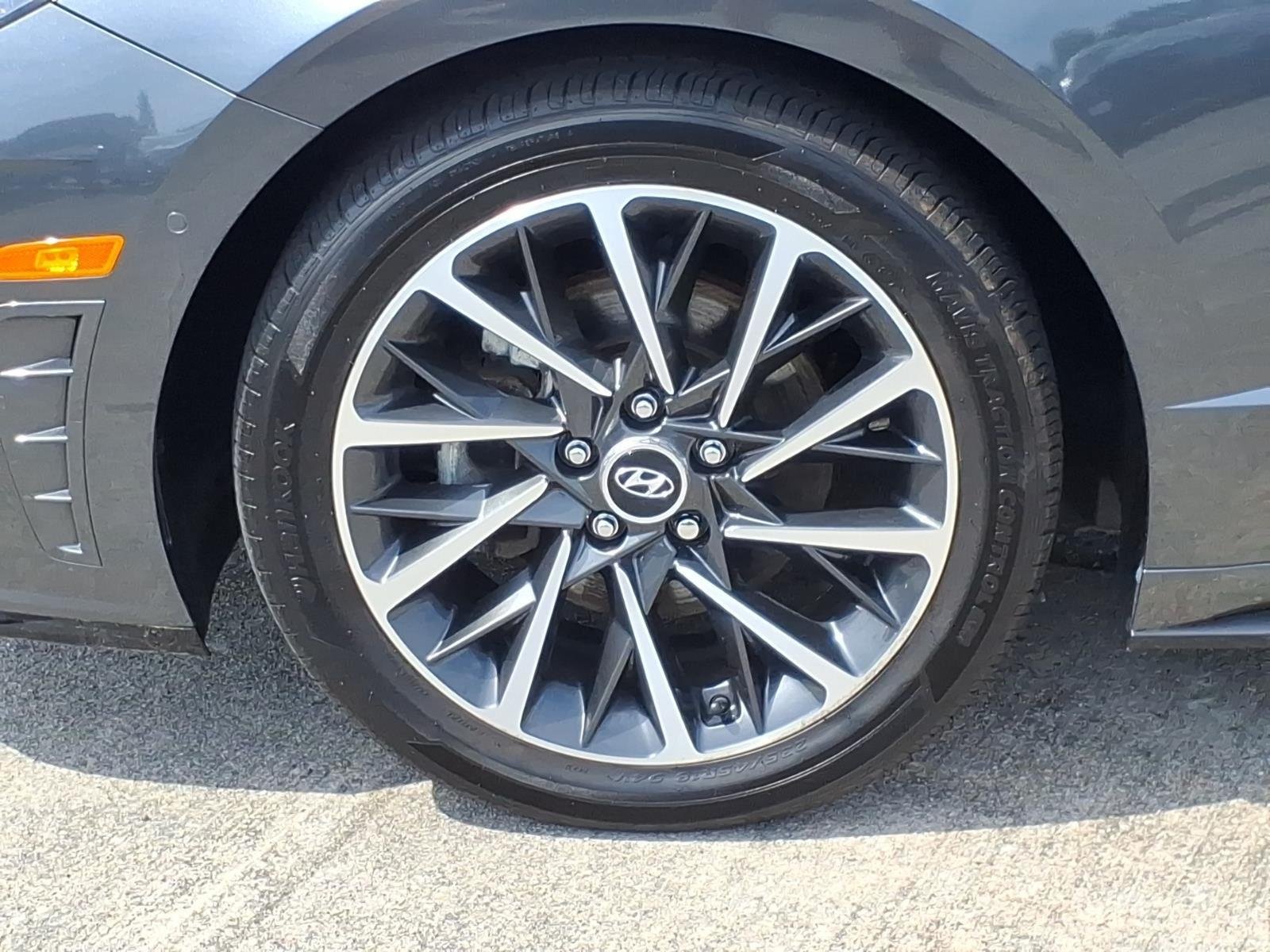Used 2022 Portofino Gray Hyundai Limited image 4