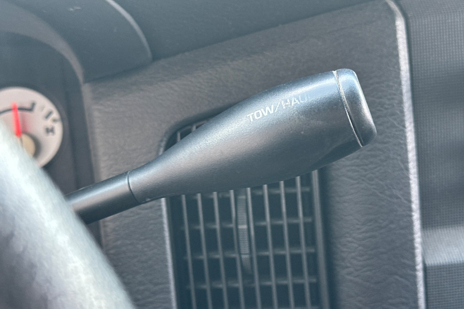 Used 2004 Bright White Dodge SLT image 18