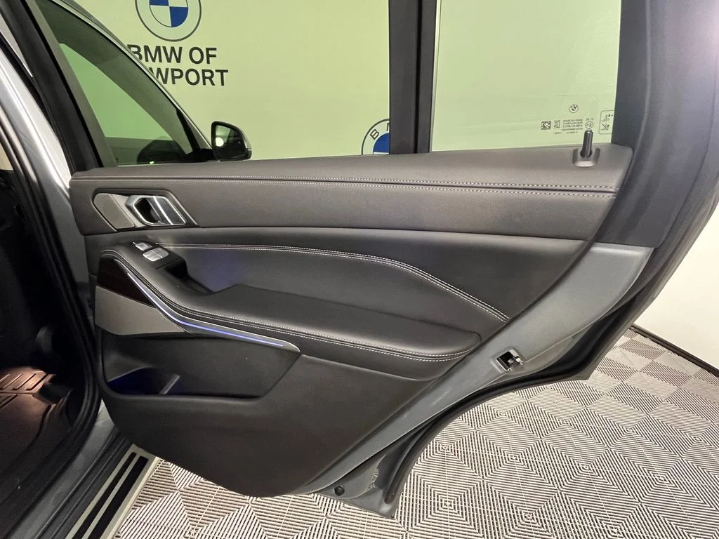Used 2023 Skyscraper Grey Metallic BMW xDrive40i image 28