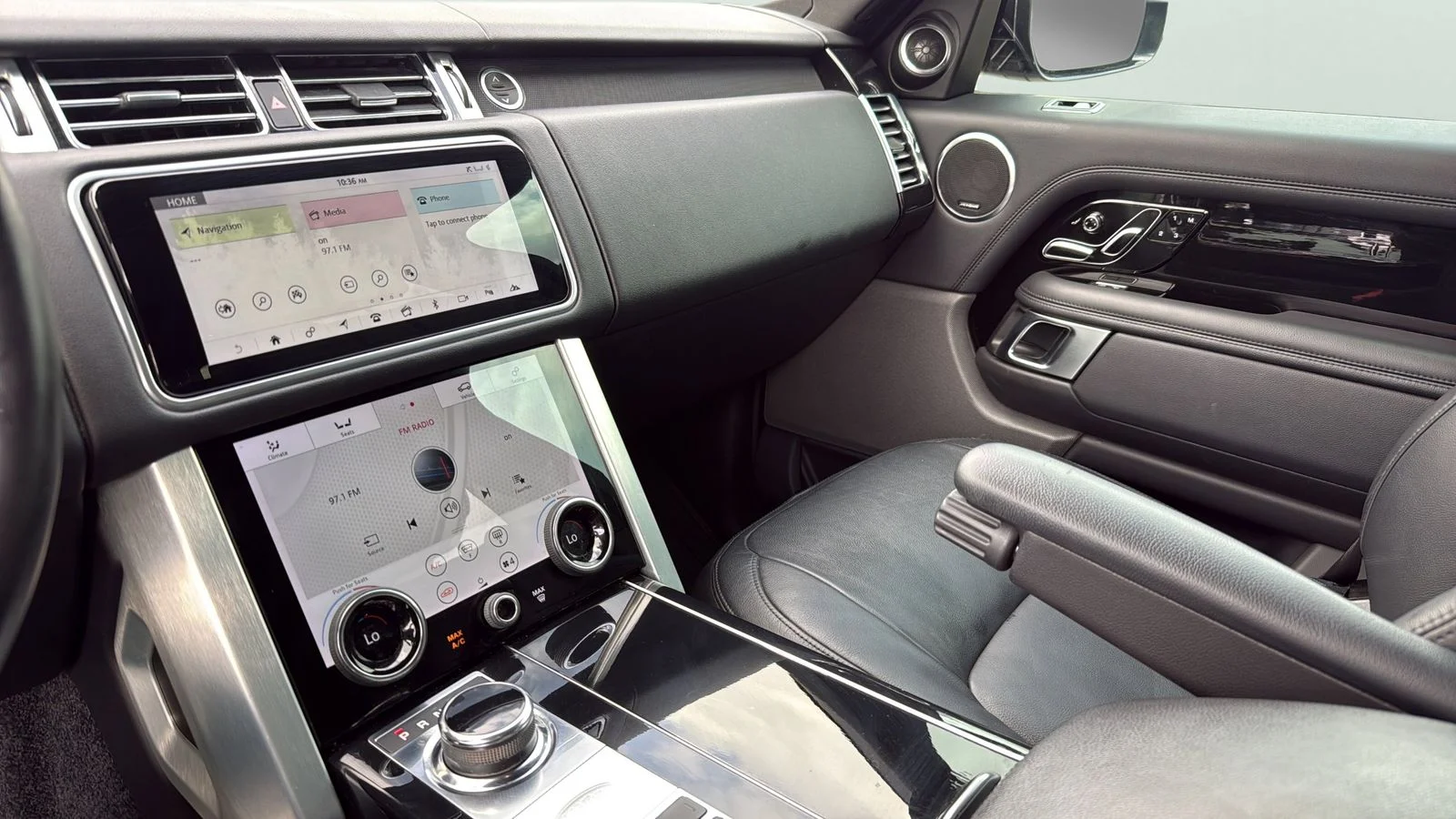 Used 2019  Land Rover 3.0L V6 Supercharged image 16