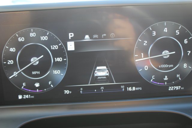 Used 2024 White Kia SX image 17
