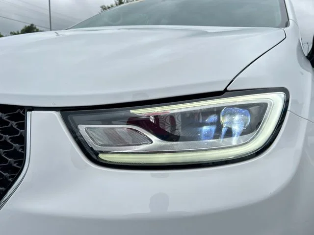 Used 2024 Bright White Clearcoat Chrysler Touring L image 17