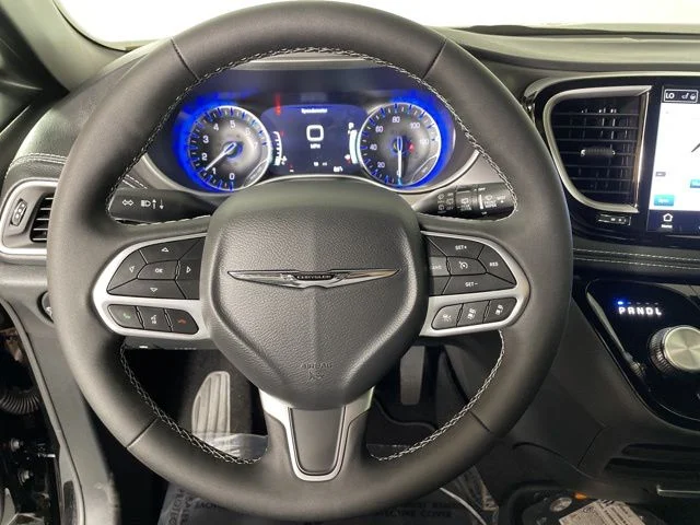 2025 Chrysler Pacifica Select - Photo 23