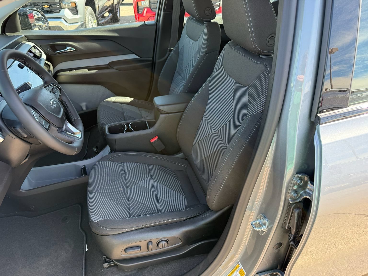 2027 Chevrolet Bolt LT - Photo 30