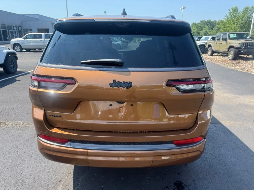 New 2026 Copper Shino Metallic Clear-Coat Exterior Paint Jeep Limited Reserve image 5