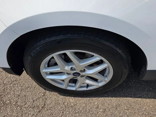 Used 2022 White Ford SEL image 10