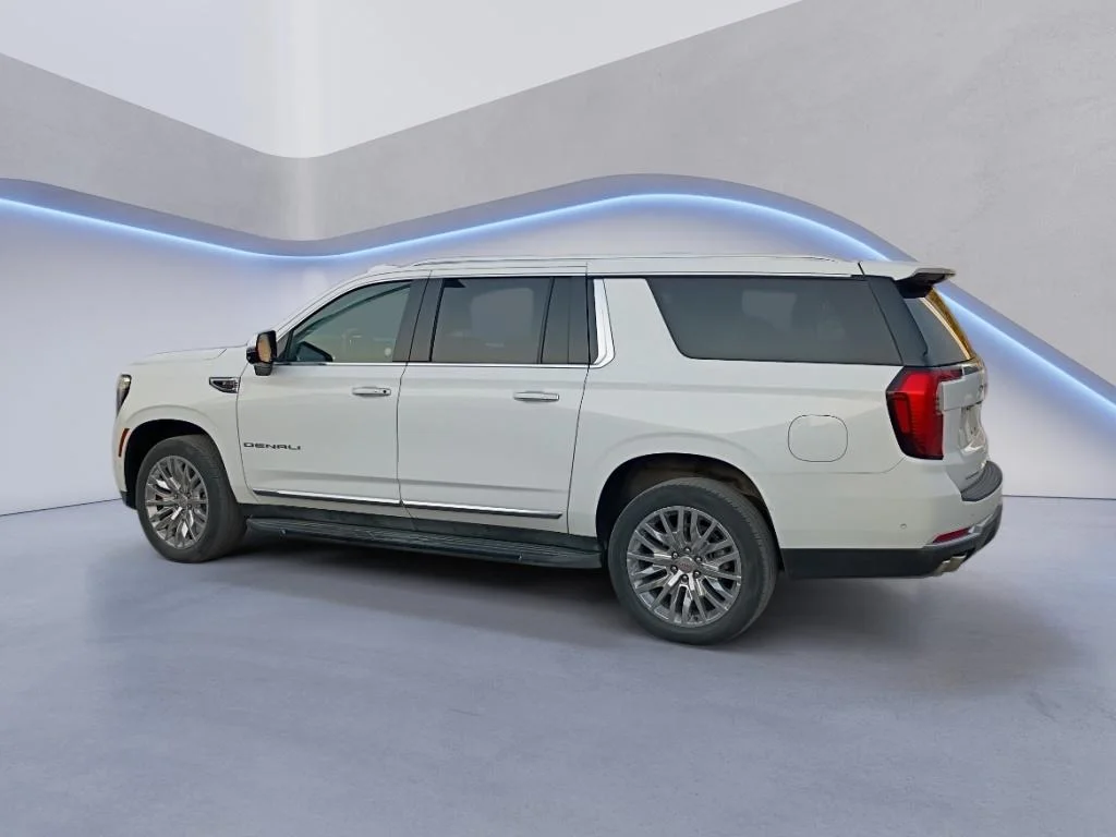 Used 2025 White GMC Denali image 3