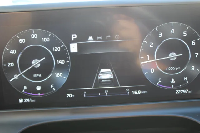 Used 2024 White Kia SX image 17