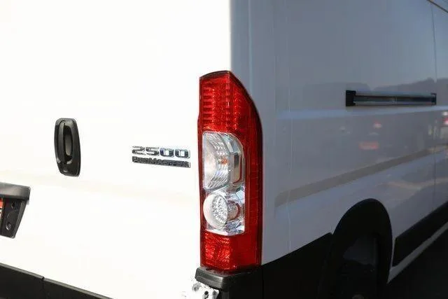 New 2026 Bright White Clear-Coat Exterior Paint RAM Tradesman image 30
