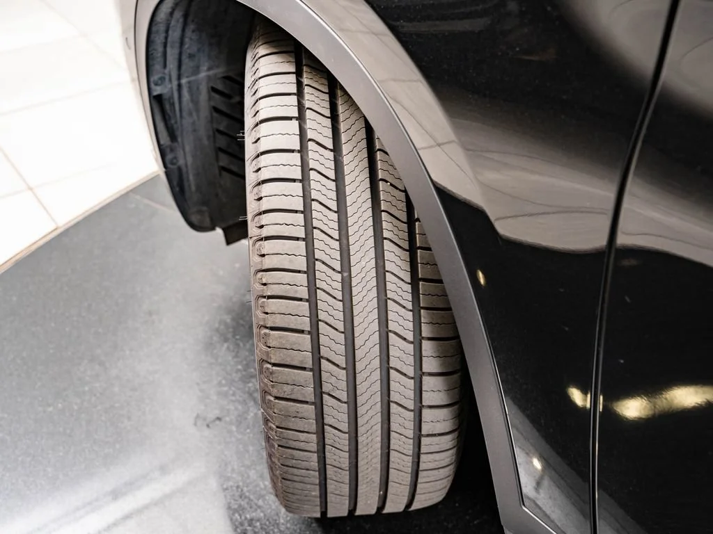 Used 2021 Black Sapphire Metallic BMW sDrive28i image 53