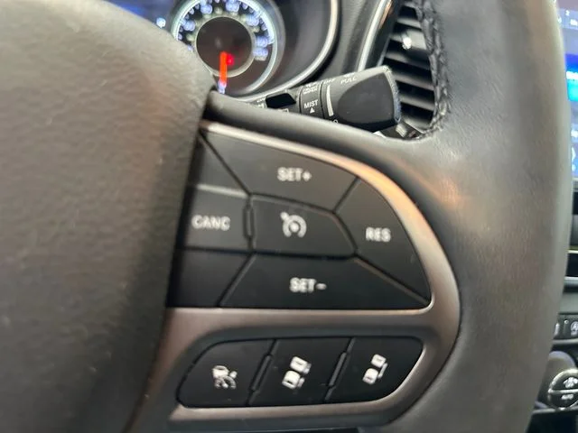 Used 2022 Gray Jeep Limited image 27