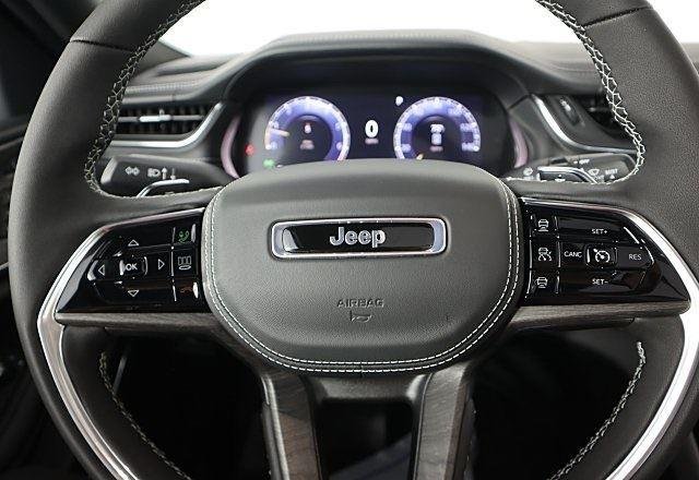 2025 Jeep Grand Cherokee Overland - Photo 10