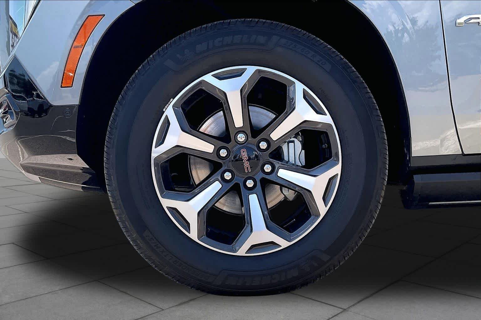 Used 2026 Sterling Metallic GMC AT4 Ultimate image 11