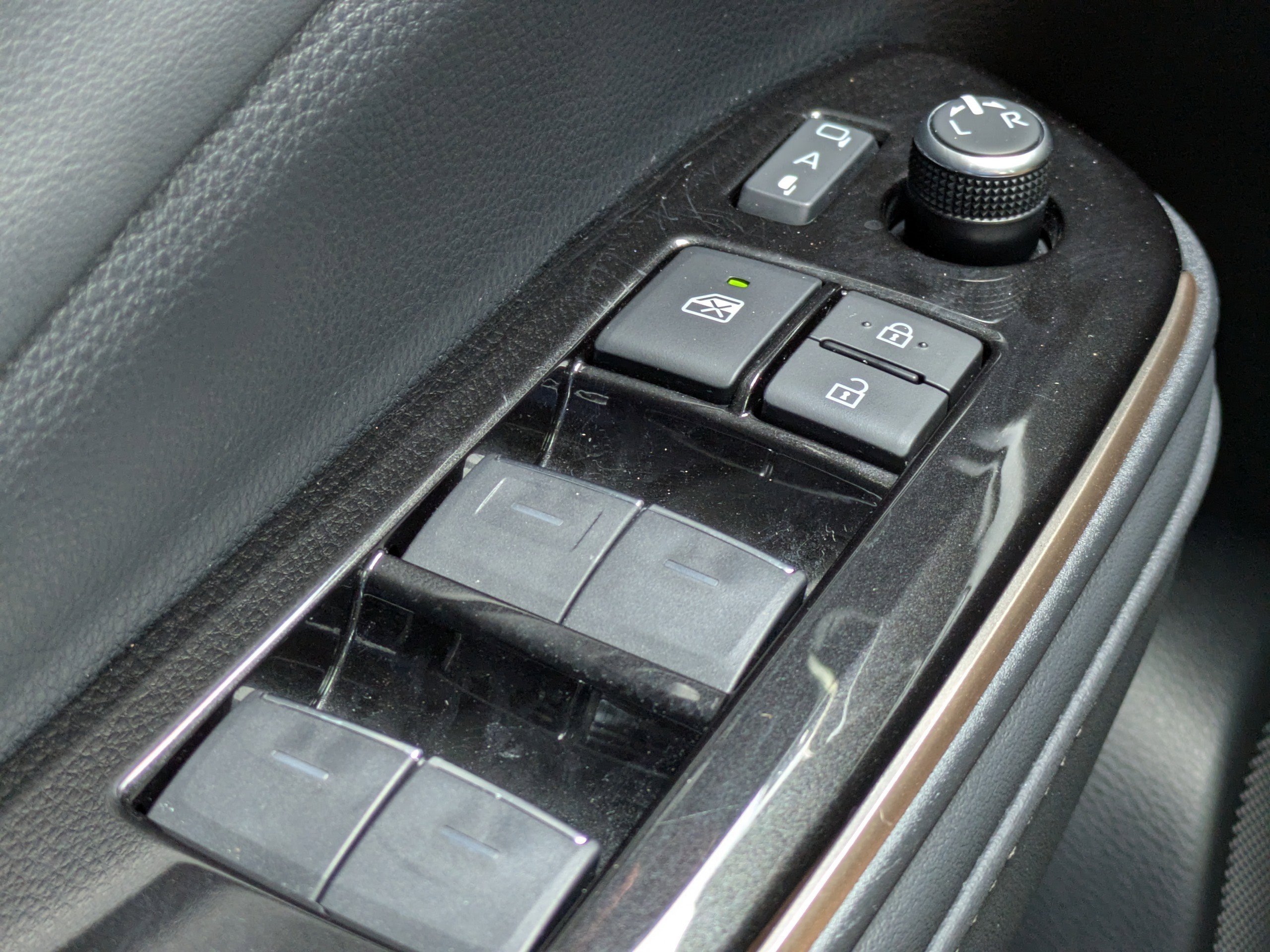 Used 2025 STORM CLOUD Toyota XLE image 23