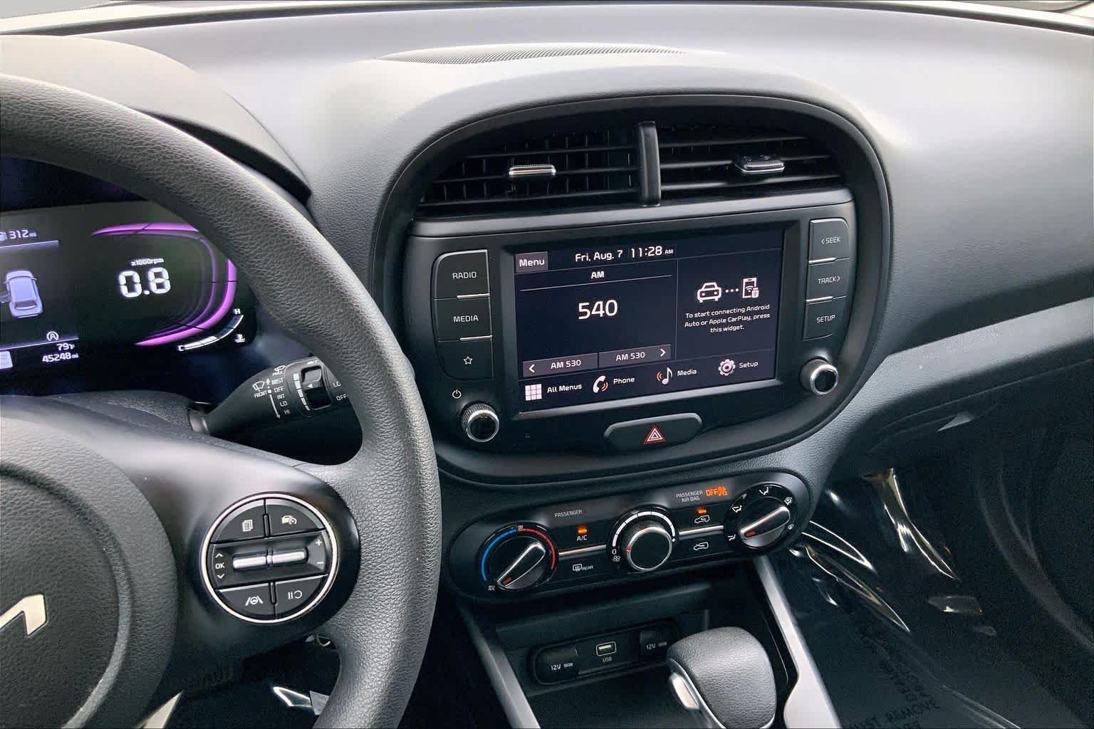 Used 2025 Snow White Pearl Kia LX image 7