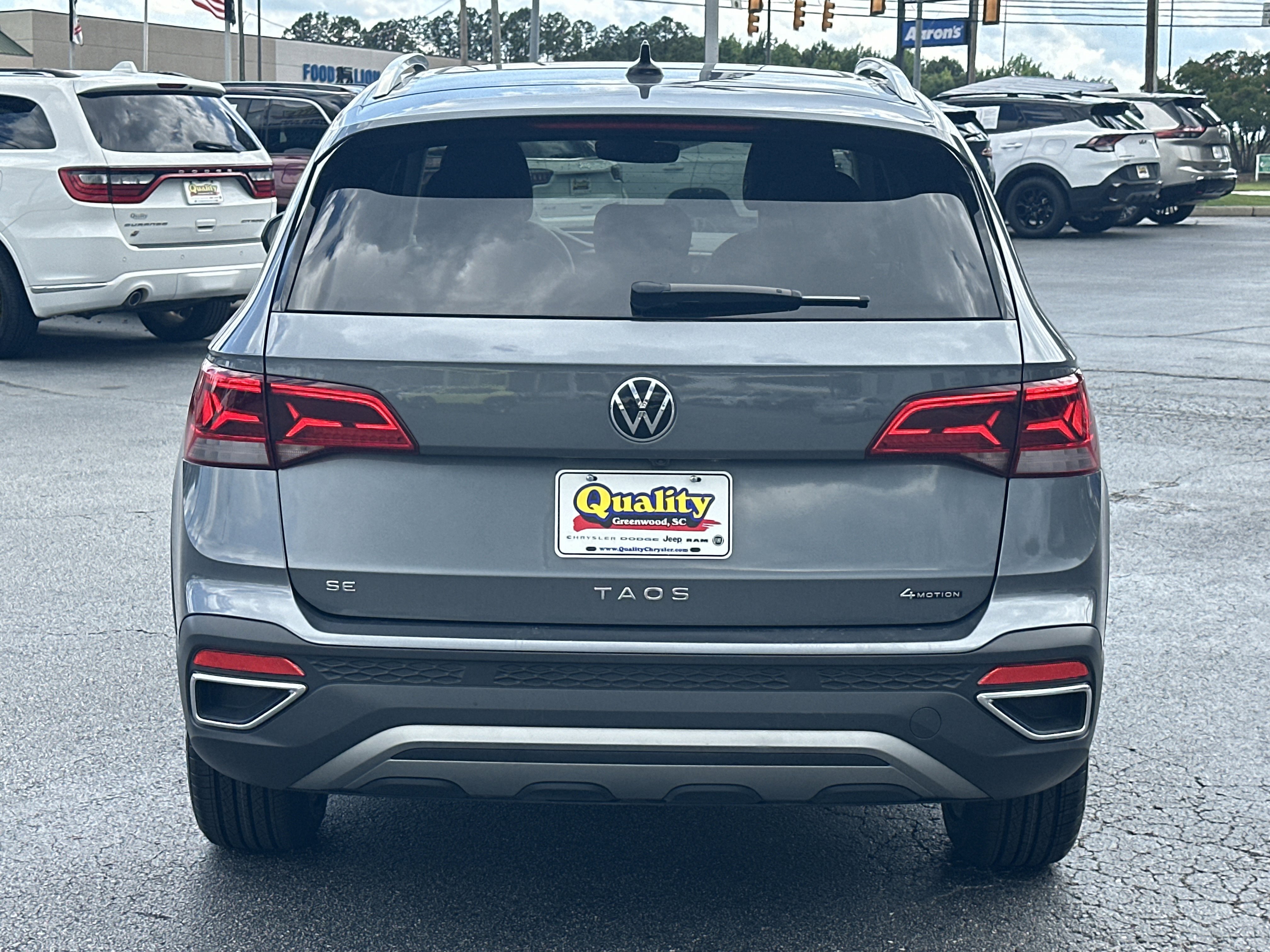 Used 2024 Black Volkswagen SE image 7