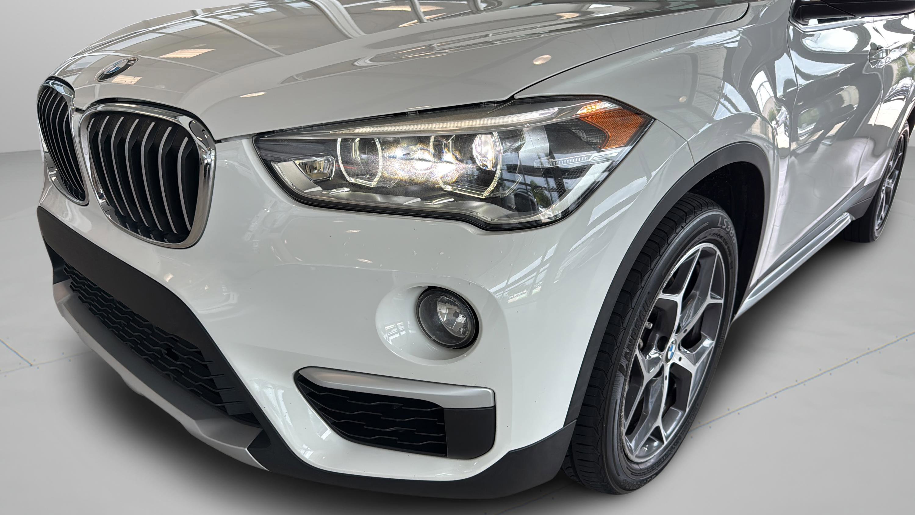 Used 2018 Alpine White BMW sDrive28i image 43