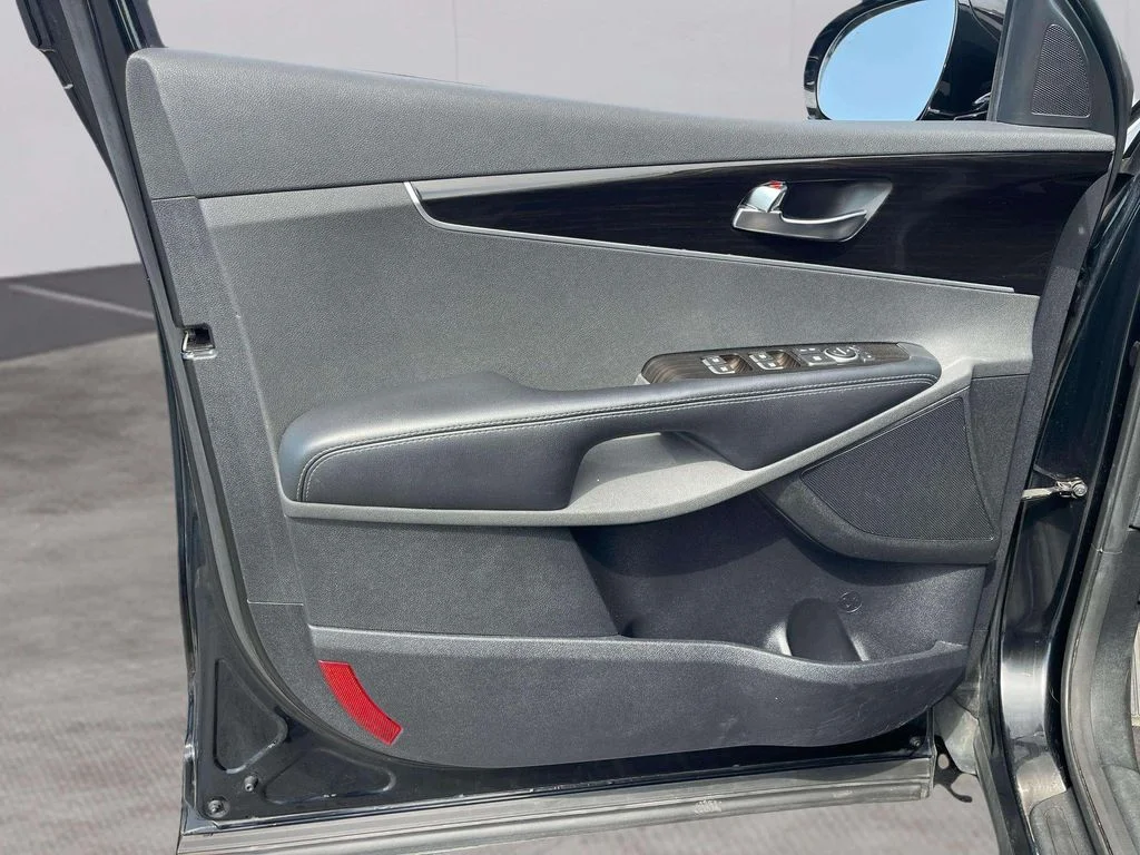 Used 2019 Ebony Black Kia EX image 20