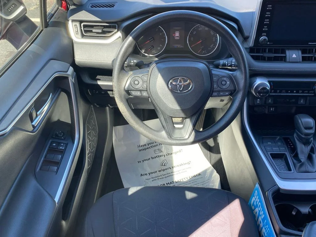 Used 2019 Red Toyota XLE image 10