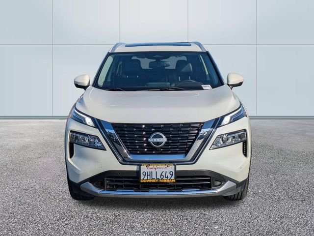 Used 2023 Pearl White Nissan Platinum image 4