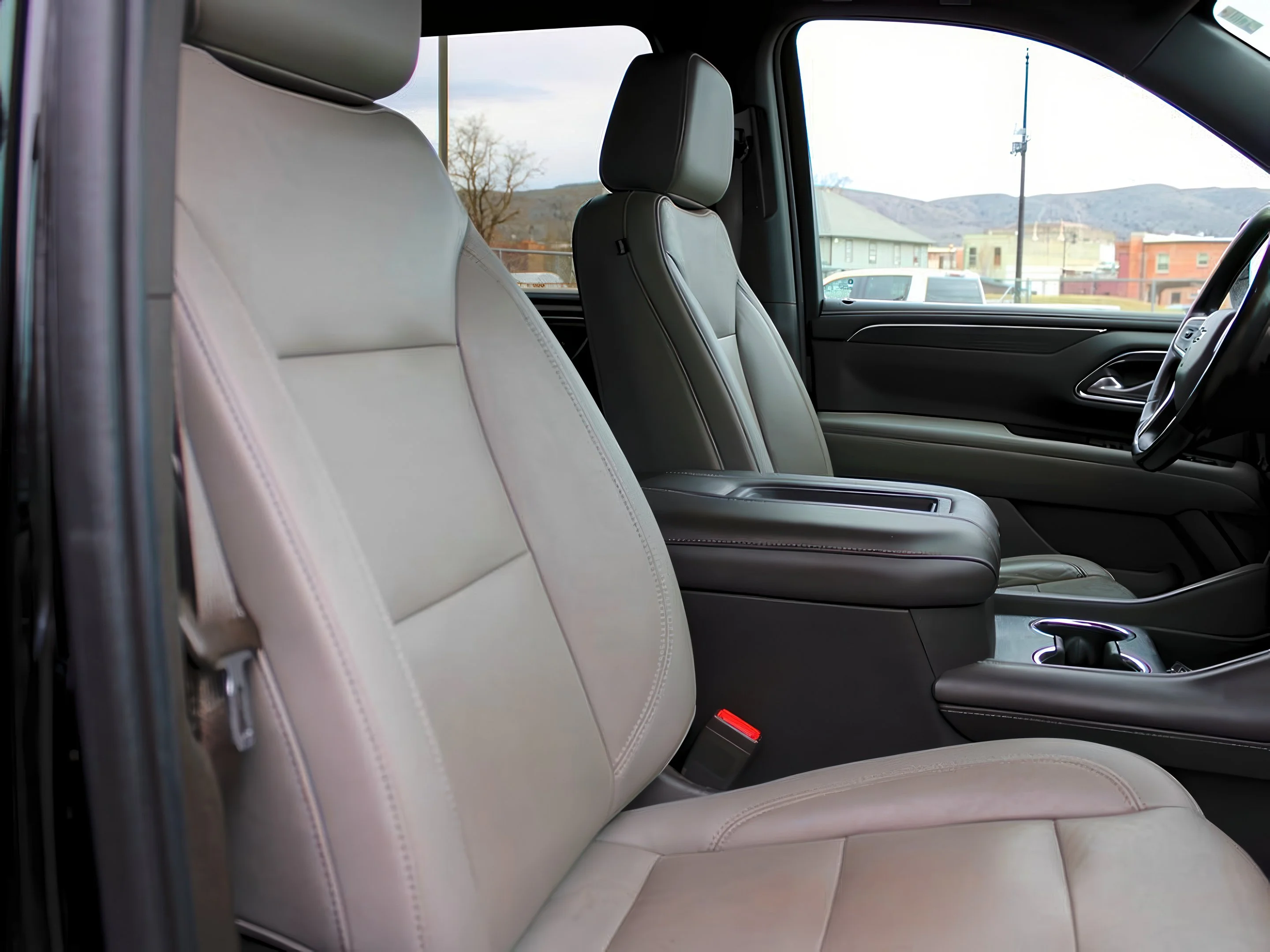 2021 Chevrolet Suburban Z71 - Photo 23