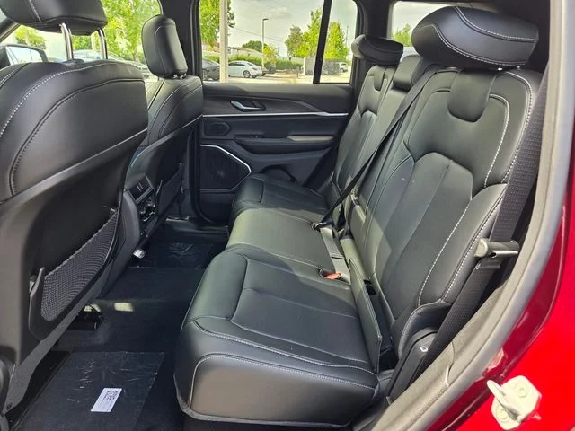 New 2026 Velvet Red Pearl-Coat Exterior Paint Jeep Limited image 6