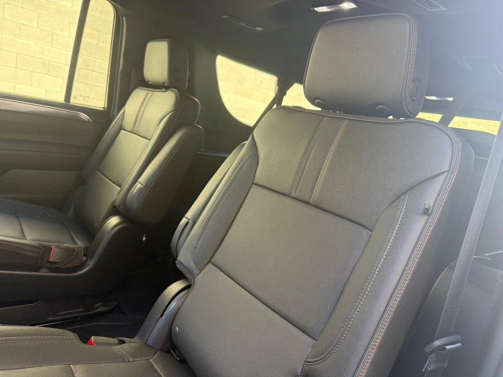 2024 Chevrolet Suburban RST - Photo 14