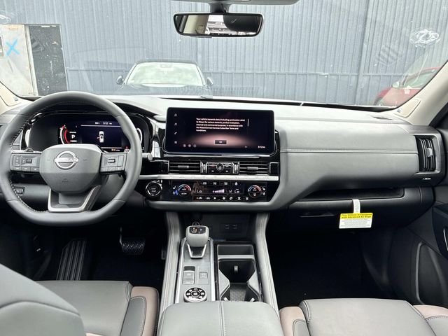 New 2026 Everest White Pearl TriCoat Nissan Platinum image 8