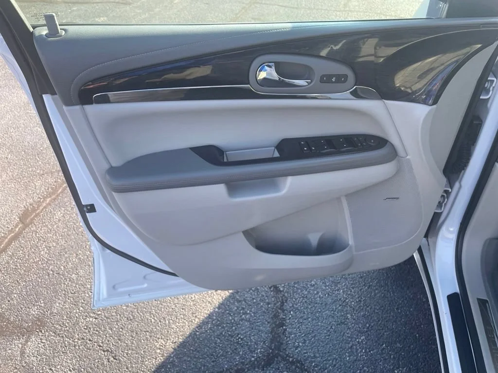 Used 2016 WHITE FROST TRICOAT Buick Premium image 13