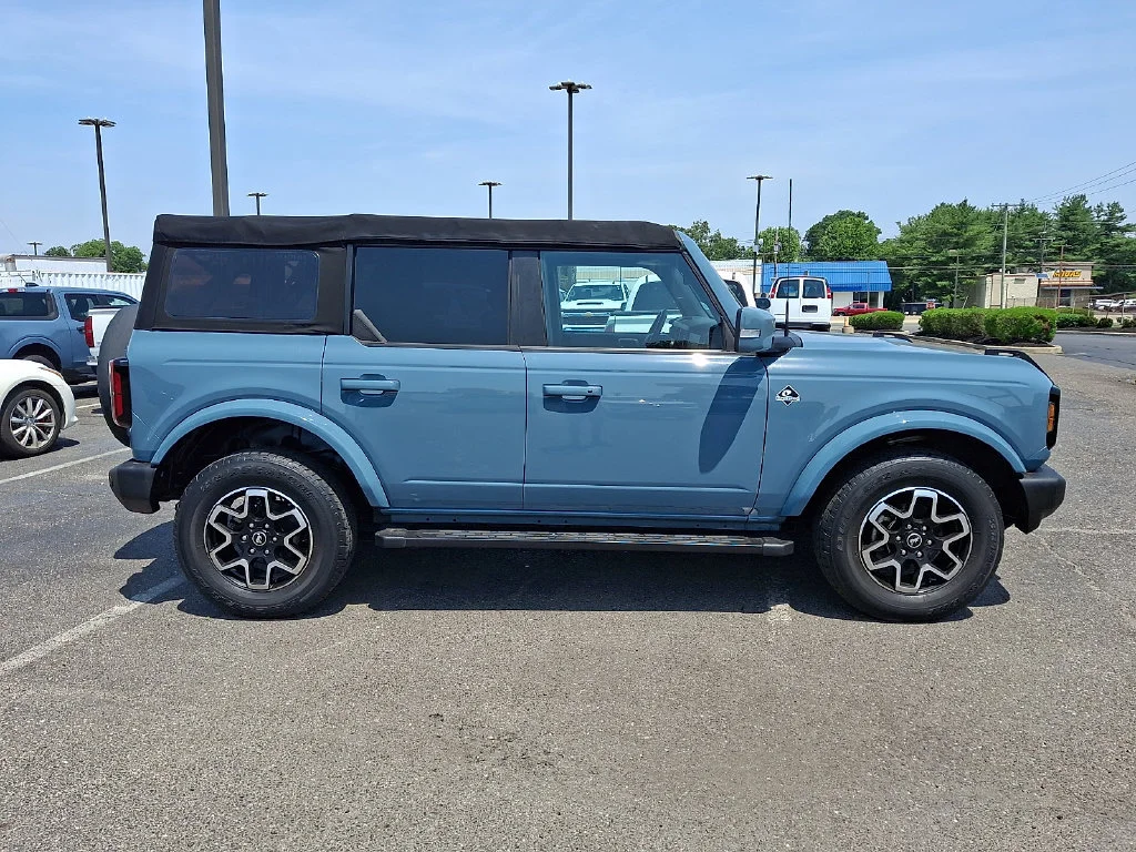 Used 2022 Green Ford Outer Banks image 13
