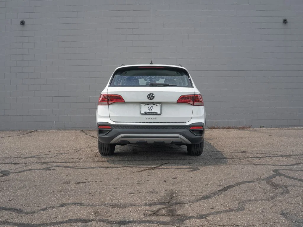 Used 2023 White Volkswagen 1.5T S image 6