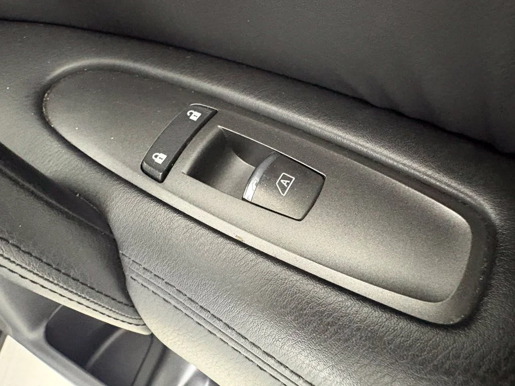 Used 2024 Silver Nissan SL image 12