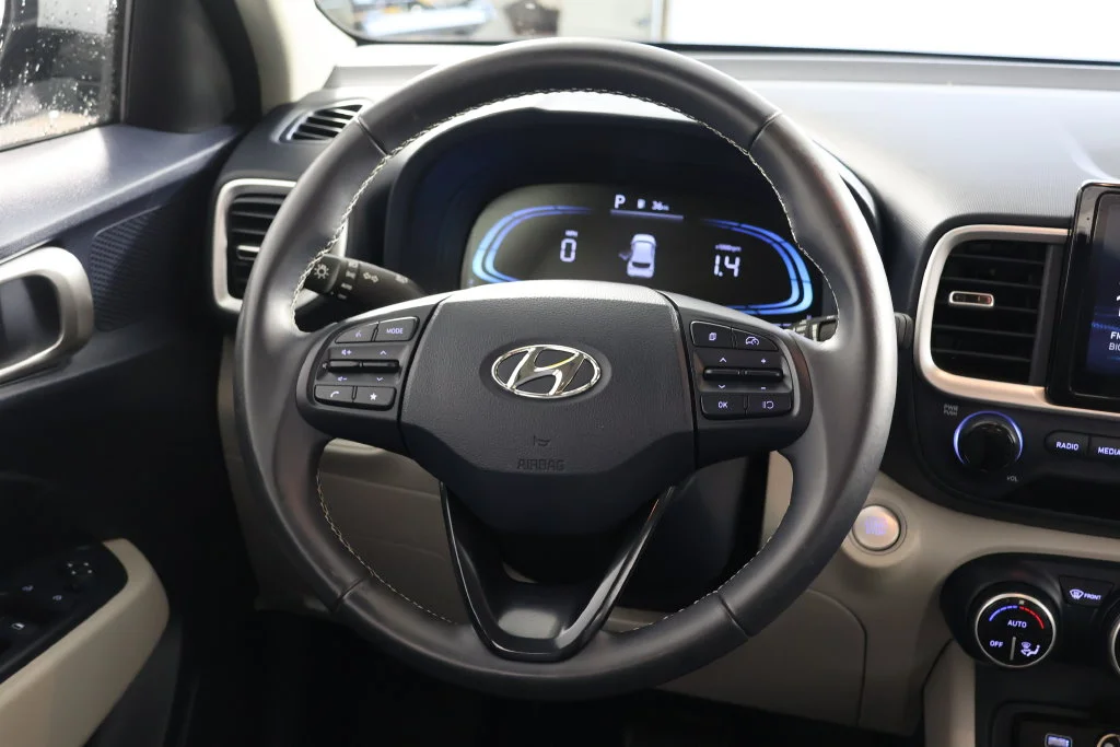 Used 2024 White Hyundai Limited image 10