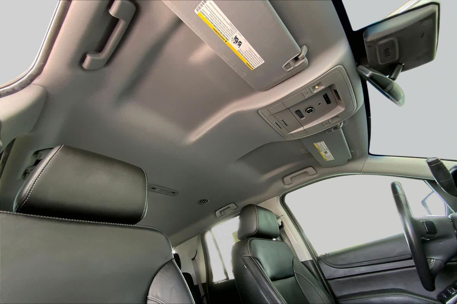 Used 2019 Summit White Chevrolet LT image 14